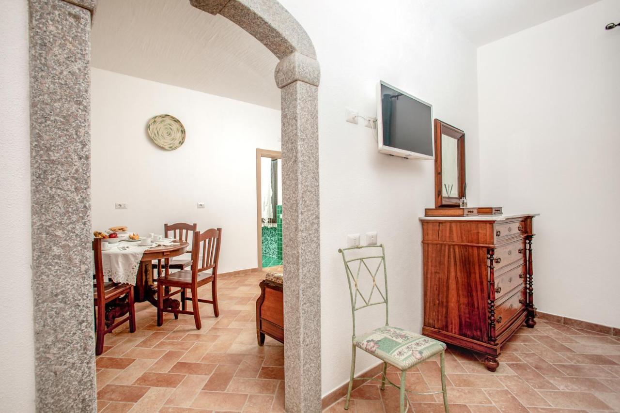 Vincent House Hotell Santa Teresa Gallura Exteriör bild