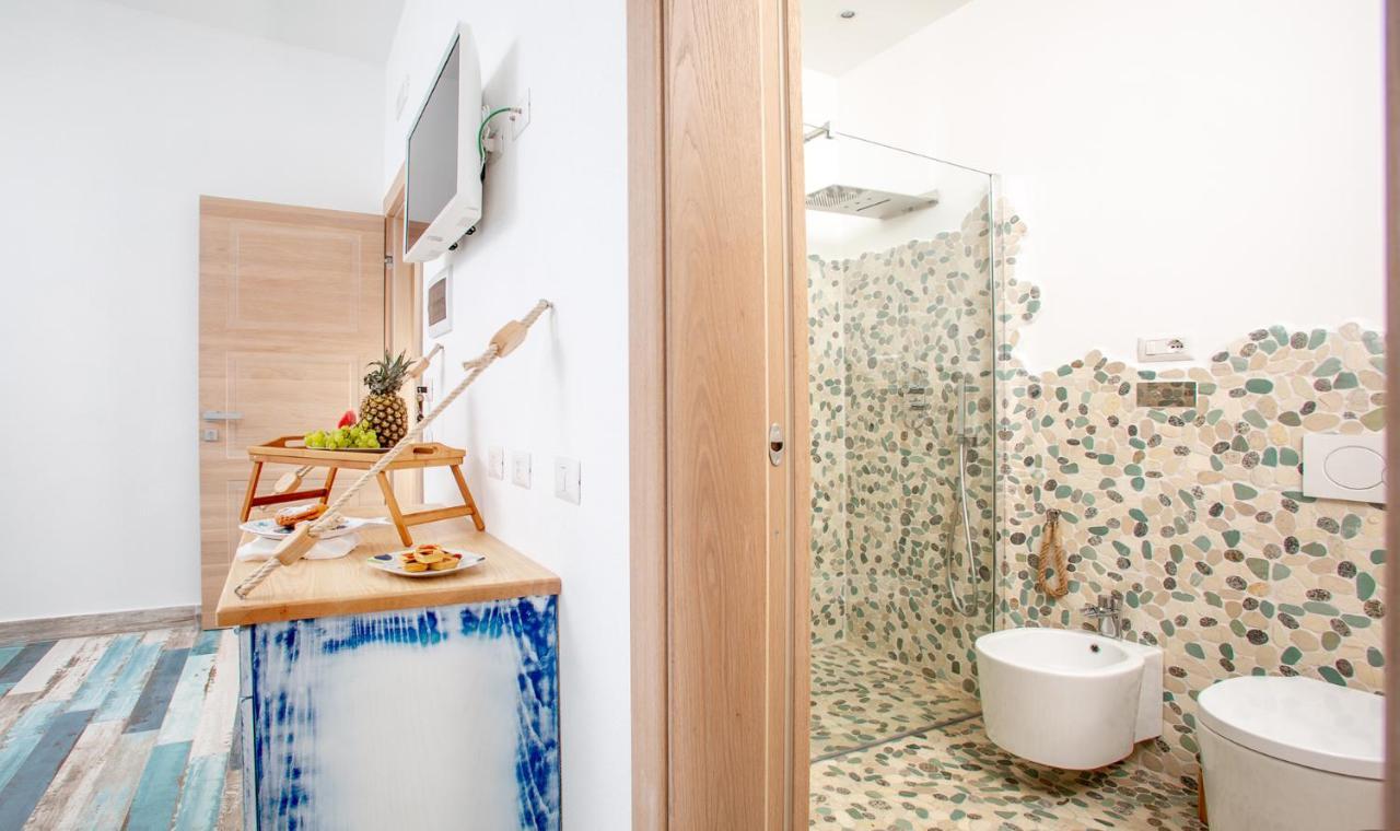 Vincent House Hotell Santa Teresa Gallura Exteriör bild
