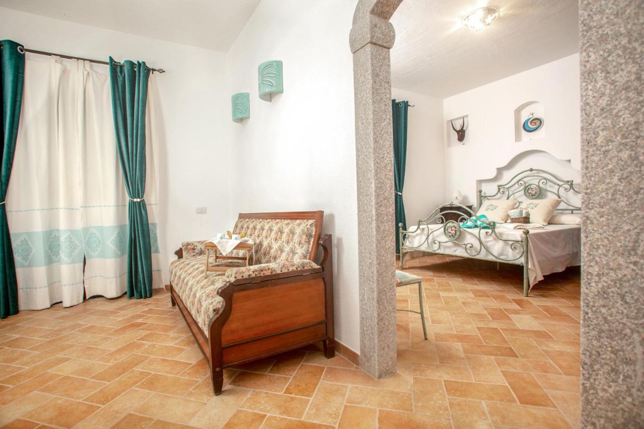 Vincent House Hotell Santa Teresa Gallura Exteriör bild