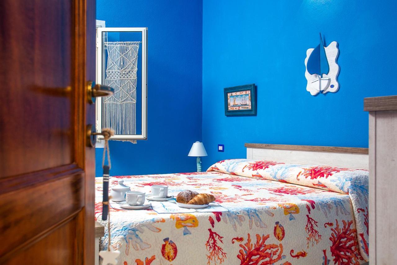 Vincent House Hotell Santa Teresa Gallura Exteriör bild