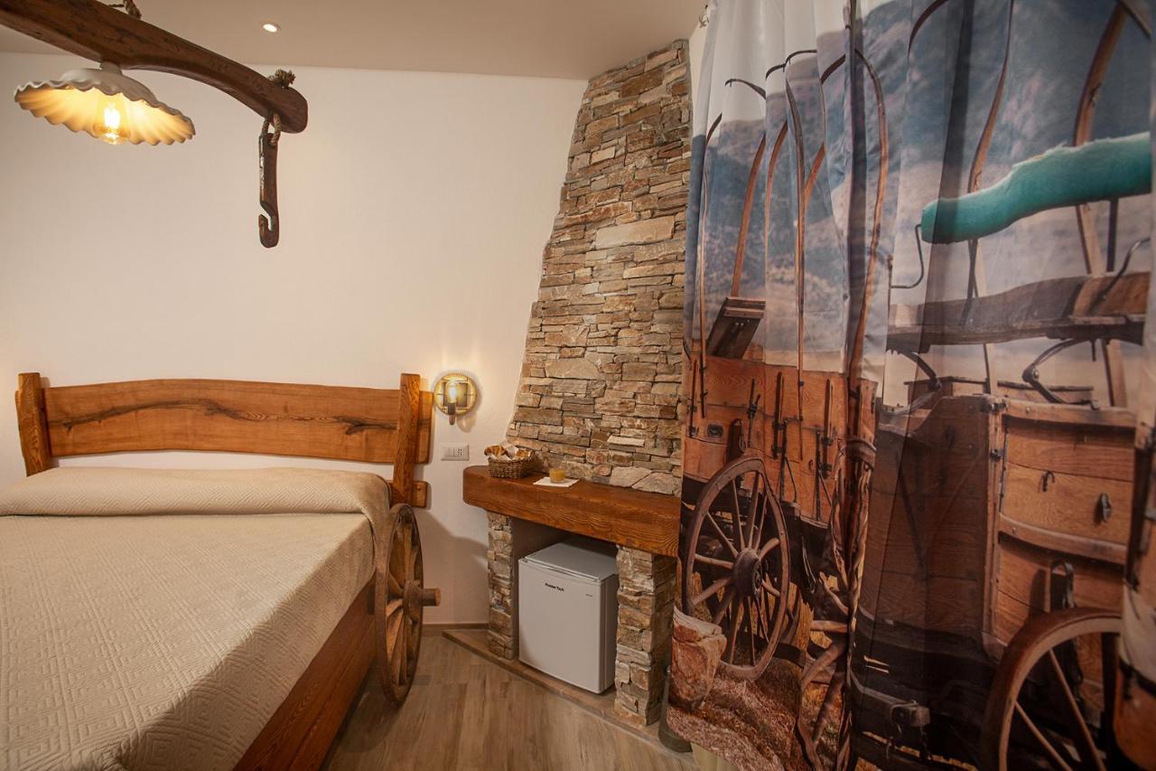 Vincent House Hotell Santa Teresa Gallura Exteriör bild