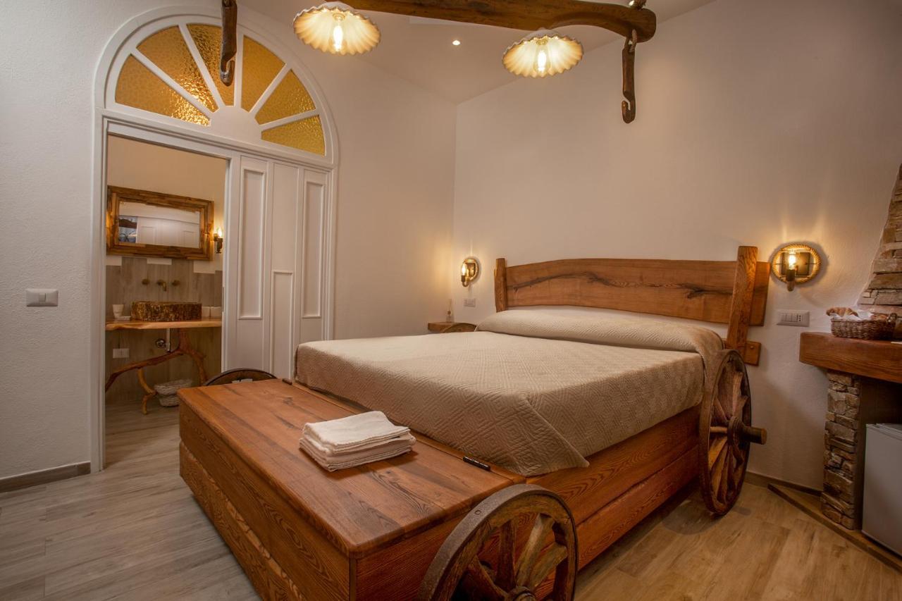 Vincent House Hotell Santa Teresa Gallura Exteriör bild