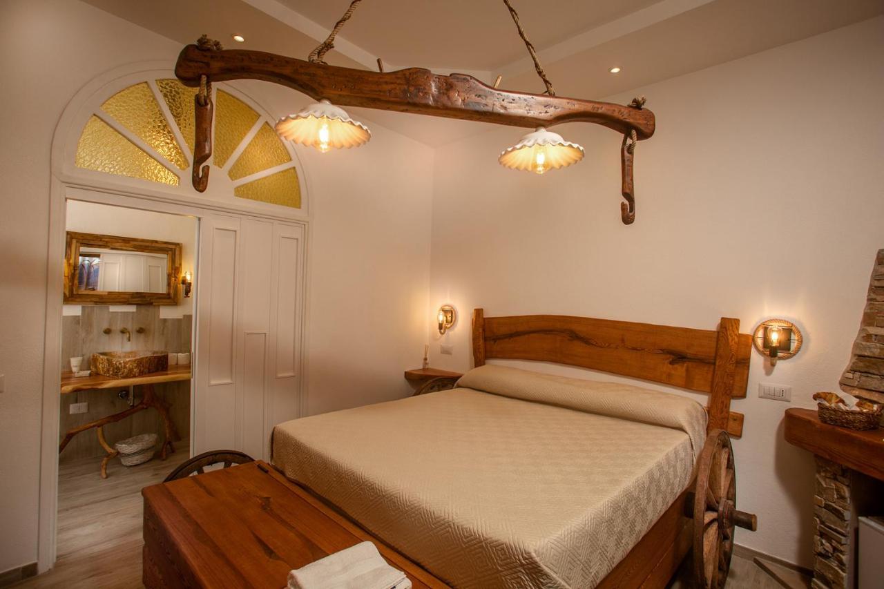 Vincent House Hotell Santa Teresa Gallura Exteriör bild